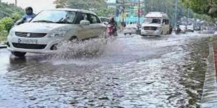 കനത്ത മഴ : റാന്നിയുടെ ഉള്പ്രദേശങ്ങളില് വെള്ളക്കെട്ട് ; ഗതാഗതം മുടങ്ങി കനത്ത മഴ : റാന്നിയുടെ ഉള്പ്രദേശങ്ങളില് വെള്ളക്കെട്ട് ; ഗതാഗതം മുടങ്ങി