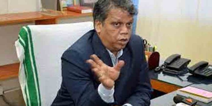 4.33 കോടിയുടെ ഫണ്ട് വകമാറ്റിയ സംഭവം ; ധനവകുപ്പിനെ തള്ളി ബെഹ്റയ്ക്ക് ക്ലീന്ചിറ്റ് 4.33 കോടിയുടെ ഫണ്ട് വകമാറ്റിയ സംഭവം ; ധനവകുപ്പിനെ തള്ളി ബെഹ്റയ്ക്ക് ക്ലീന്ചിറ്റ്