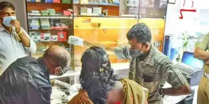 ഷേണായീസ് ജങ്ഷന് സമീപം കോണ്വെന്റ് റോഡില് കടകളില് മോഷണം ഷേണായീസ് ജങ്ഷന് സമീപം കോണ്വെന്റ് റോഡില് കടകളില് മോഷണം