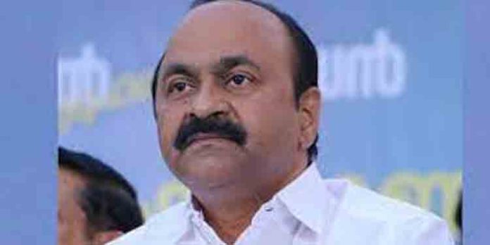 സ്വാതന്ത്ര്യത്തിന്റെ 75-ാം വാര്ഷികത്തിൽ പ്രത്യേക നിയമസഭാ സമ്മേളനം വിളിക്കണമെന്ന് പ്രതിപക്ഷ നേതാവ് സ്വാതന്ത്ര്യത്തിന്റെ 75-ാം വാര്ഷികത്തിൽ പ്രത്യേക നിയമസഭാ സമ്മേളനം വിളിക്കണമെന്ന് പ്രതിപക്ഷ നേതാവ്