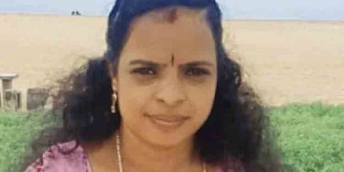 കൊല്ലത്ത് യുവതിയെ ഭര്തൃവീട്ടില് തൂങ്ങിമരിച്ച നിലയില് കണ്ടെത്തി കൊല്ലത്ത് യുവതിയെ ഭര്തൃവീട്ടില് തൂങ്ങിമരിച്ച നിലയില് കണ്ടെത്തി