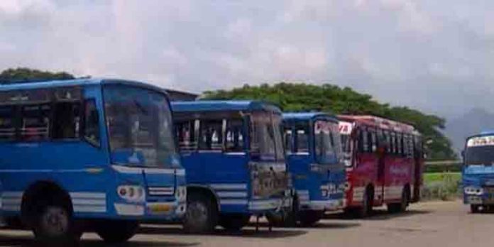 ബസ് സമയത്തെച്ചൊല്ലി ജീവനക്കാർ തമ്മിലുണ്ടായ തർക്കം, ഒരാൾക്ക് കുത്തേറ്റു ബസ് സമയത്തെച്ചൊല്ലി ജീവനക്കാർ തമ്മിലുണ്ടായ തർക്കം, ഒരാൾക്ക് കുത്തേറ്റു