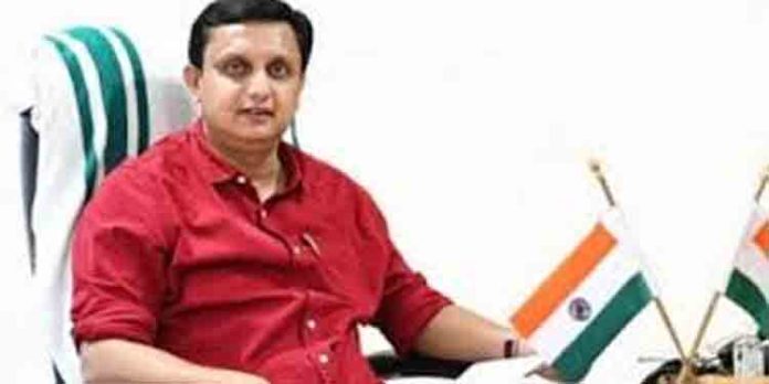 റോഡ് അറ്റകുറ്റപ്പണിയിൽ ന്യായങ്ങള് പറയുന്നതല്ല സര്ക്കാര് സമീപനമെന്ന് മുഹമ്മദ് റിയാസ് റോഡ് അറ്റകുറ്റപ്പണിയിൽ ന്യായങ്ങള് പറയുന്നതല്ല സര്ക്കാര് സമീപനമെന്ന് മുഹമ്മദ് റിയാസ്