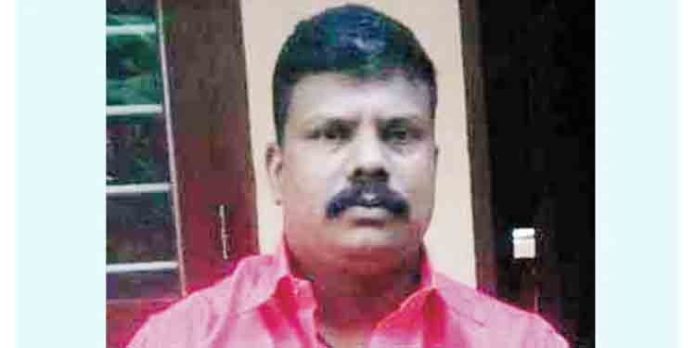 വാക്കുതര്ക്കത്തിനിടെ അനുജനെ വെട്ടിവീഴ്ത്തിയശേഷം ഓടുന്നതിനിടെ കാല്വഴുതി വീണ് ജ്യേഷ്ഠന് മരിച്ചു വാക്കുതര്ക്കത്തിനിടെ അനുജനെ വെട്ടിവീഴ്ത്തിയശേഷം ഓടുന്നതിനിടെ കാല്വഴുതി വീണ് ജ്യേഷ്ഠന് മരിച്ചു