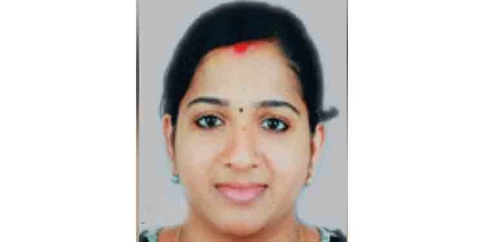 സ്വകാര്യ ബസ് സ്കൂട്ടറില് ഇടിച്ച് ആയുര്വേദ ഡോക്ടര് മരിച്ചു സ്വകാര്യ ബസ് സ്കൂട്ടറില് ഇടിച്ച് ആയുര്വേദ ഡോക്ടര് മരിച്ചു
