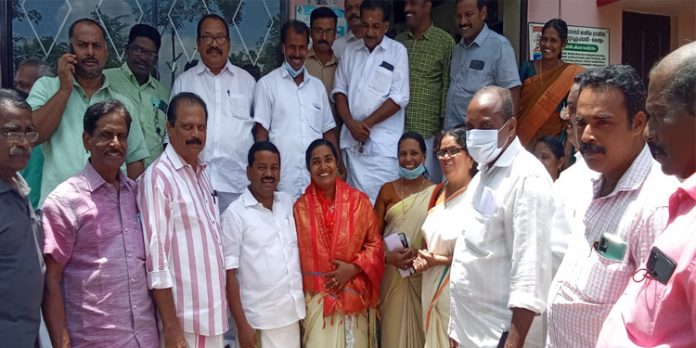 എഴുമറ്റൂർ ഗ്രാമപഞ്ചായത്ത് പ്രസിഡൻറ് സ്ഥാനം കേരള കോൺഗ്രസ് എംന് എഴുമറ്റൂർ ഗ്രാമപഞ്ചായത്ത് പ്രസിഡൻറ് സ്ഥാനം കേരള കോൺഗ്രസ് എംന്