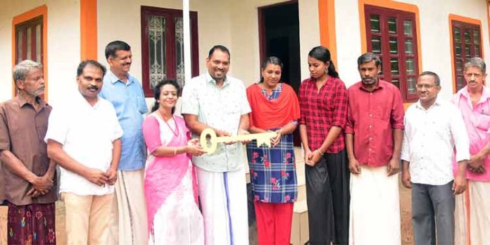ഡോ.എം.എസ് സുനിലിന്റെ 253 – മത് സ്നേഹഭവനം ബിന്ദുവിനും കുടുംബത്തിനും ഡോ.എം.എസ് സുനിലിന്റെ 253 – മത് സ്നേഹഭവനം ബിന്ദുവിനും കുടുംബത്തിനും