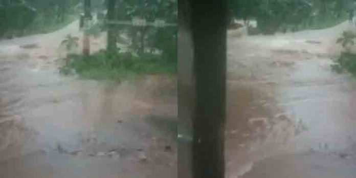അറക്കുളം മൂന്നുങ്കവയലിനു സമീപം ഉരുള്പൊട്ടി അറക്കുളം മൂന്നുങ്കവയലിനു സമീപം ഉരുള്പൊട്ടി