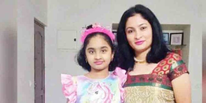 10 വയസ്സുകാരിയായ മകളെയും ഡോക്ടറായ മാതാവിനെയും വീട്ടില് മരിച്ച നിലയില് കണ്ടെത്തി 10 വയസ്സുകാരിയായ മകളെയും ഡോക്ടറായ മാതാവിനെയും വീട്ടില് മരിച്ച നിലയില് കണ്ടെത്തി