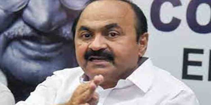 റോഡില് കുഴിയുണ്ടെന്ന് പൊതുമരാമത്ത് മന്ത്രിയും സര്ക്കാര് ആശുപത്രികളില് മരുന്നില്ലെന്ന് ആരോഗ്യമന്ത്രിയും സമ്മതിക്കാതെ അവസ്ഥയാണെന്ന് വി.ഡി സതീശന് റോഡില് കുഴിയുണ്ടെന്ന് പൊതുമരാമത്ത് മന്ത്രിയും സര്ക്കാര് ആശുപത്രികളില് മരുന്നില്ലെന്ന് ആരോഗ്യമന്ത്രിയും സമ്മതിക്കാതെ അവസ്ഥയാണെന്ന് വി.ഡി സതീശന്
