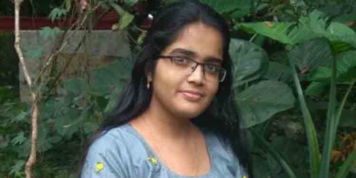 ട്രാക്ക് മറിച്ചു കടക്കുന്നതിനിടെ വിദ്യാര്ഥിനി ട്രെയിന് തട്ടി മരിച്ചു ട്രാക്ക് മറിച്ചു കടക്കുന്നതിനിടെ വിദ്യാര്ഥിനി ട്രെയിന് തട്ടി മരിച്ചു