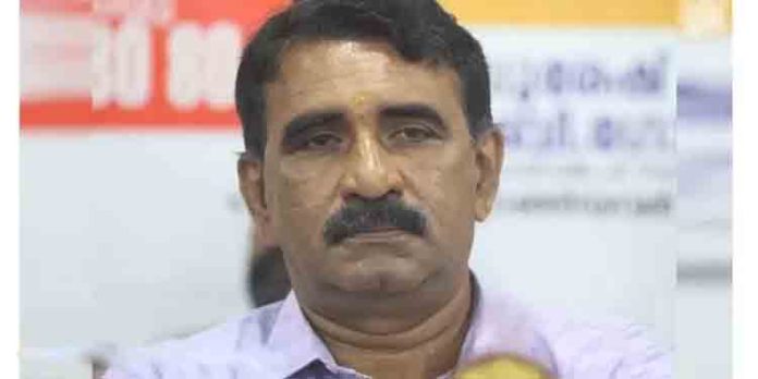 കുറ്റങ്ങള് ഒന്നും ചെയ്യാത്തവര്ക്ക് ആരേയും ഭയപ്പെടേണ്ട കാര്യമില്ല : ബി ഗോപാലകൃഷ്ണന് കുറ്റങ്ങള് ഒന്നും ചെയ്യാത്തവര്ക്ക് ആരേയും ഭയപ്പെടേണ്ട കാര്യമില്ല : ബി ഗോപാലകൃഷ്ണന്