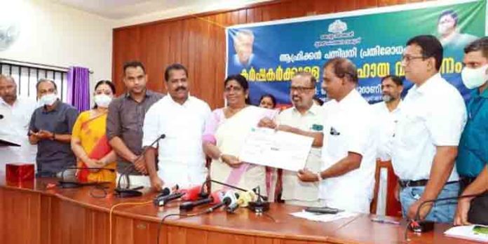 ആഫ്രിക്കന് പന്നിപ്പനി ; ഉന്മൂലനം ചെയ്യപ്പെട്ട പന്നികളുടെ ഉടമസ്ഥര്ക്ക് ധനസഹായം നല്കി ആഫ്രിക്കന് പന്നിപ്പനി ; ഉന്മൂലനം ചെയ്യപ്പെട്ട പന്നികളുടെ ഉടമസ്ഥര്ക്ക് ധനസഹായം നല്കി