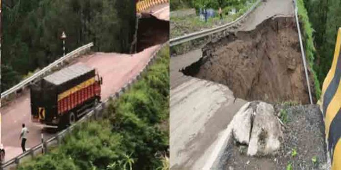 കനത്ത മഴയെ തുടര്ന്ന് ഷിംല-ഛണ്ഡീഗഡ് എക്സ്പ്രസ് വേ തകര്ന്നു കനത്ത മഴയെ തുടര്ന്ന് ഷിംല-ഛണ്ഡീഗഡ് എക്സ്പ്രസ് വേ തകര്ന്നു