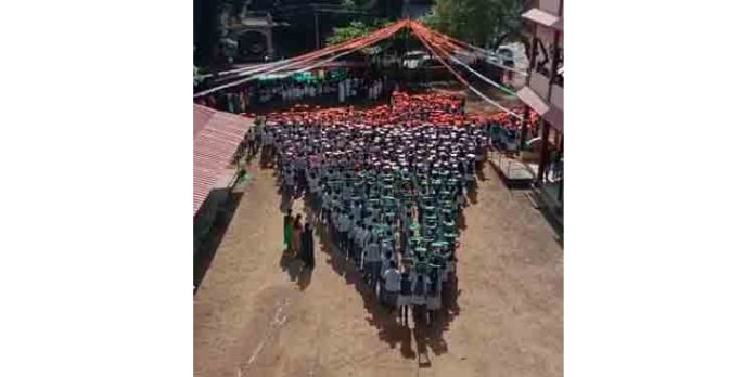 75-മത് സ്വാതന്ത്ര്യ ദിനാഘോഷത്തില് ഏറെ വ്യത്യസ്തതയോടെ ഓമല്ലൂര് ആര്യഭാരതി സ്കൂള് 75-മത് സ്വാതന്ത്ര്യ ദിനാഘോഷത്തില് ഏറെ വ്യത്യസ്തതയോടെ ഓമല്ലൂര് ആര്യഭാരതി സ്കൂള്