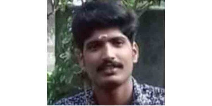 ദേശീയപാതയില് ബൈക്ക് യാത്രികനായ യുവാവ് ലോറിക്കടിയില്പ്പെട്ട് മരിച്ചു ദേശീയപാതയില് ബൈക്ക് യാത്രികനായ യുവാവ് ലോറിക്കടിയില്പ്പെട്ട് മരിച്ചു