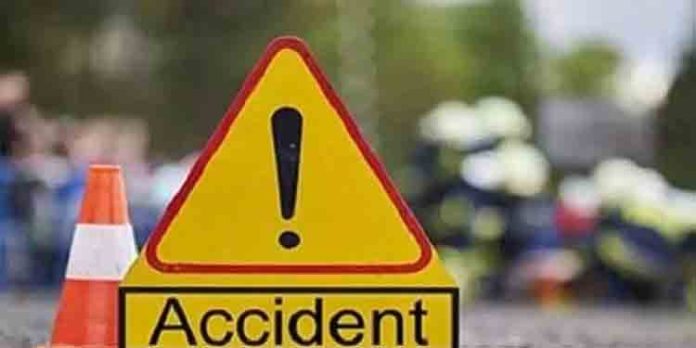 ഓട്ടോറിക്ഷ മറിഞ്ഞ് അന്യസംസ്ഥാന തൊഴിലാളിക്ക് പരിക്ക് ഓട്ടോറിക്ഷ മറിഞ്ഞ് അന്യസംസ്ഥാന തൊഴിലാളിക്ക് പരിക്ക്