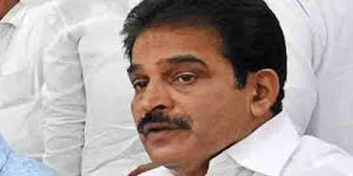 സോളാര് പീഡനക്കേസ് : കെസി വേണുഗോപാലിനെ സിബിഐ ചോദ്യം ചെയ്തു സോളാര് പീഡനക്കേസ് : കെസി വേണുഗോപാലിനെ സിബിഐ ചോദ്യം ചെയ്തു