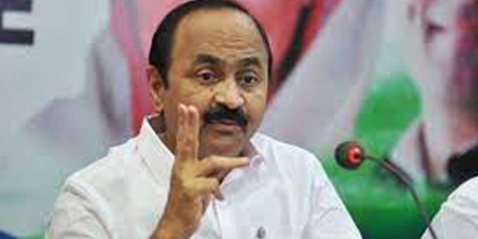 സര്വകലാശാല അദ്ധ്യാപക നിയമനം പി.എസ്.സിക്ക് വിടണം : വി.ഡി സതീശന് സര്വകലാശാല അദ്ധ്യാപക നിയമനം പി.എസ്.സിക്ക് വിടണം : വി.ഡി സതീശന്