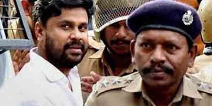 നടിയെ ആക്രമിച്ച കേസില് നിന്നും ജഡ്ജി പിന്മാറി നടിയെ ആക്രമിച്ച കേസില് നിന്നും ജഡ്ജി പിന്മാറി