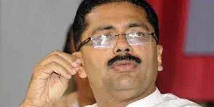 കാഷ്മീര് വിരുദ്ധ പരാമര്ശത്തില് കെ.ടി.ജലീലിനെ അറസ്റ്റ് ചെയ്യണം ; പരാതിയുമായി അഭിഭാഷകന് കാഷ്മീര് വിരുദ്ധ പരാമര്ശത്തില് കെ.ടി.ജലീലിനെ അറസ്റ്റ് ചെയ്യണം ; പരാതിയുമായി അഭിഭാഷകന്