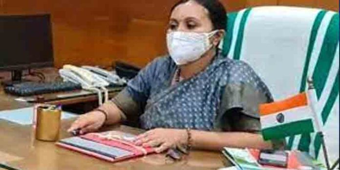 മെഡിക്കല് കോളേജിലെ ലാബ് പരിശോധന ഫലങ്ങള് മൊബൈല് ഫോണിലും ഉടന് ലഭ്യമാക്കുമെന്ന് ആരോഗ്യ വകുപ്പ് മന്ത്രി മെഡിക്കല് കോളേജിലെ ലാബ് പരിശോധന ഫലങ്ങള് മൊബൈല് ഫോണിലും ഉടന് ലഭ്യമാക്കുമെന്ന് ആരോഗ്യ വകുപ്പ് മന്ത്രി