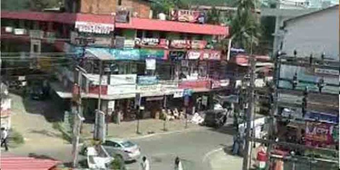 കോഴഞ്ചേരി ടൗണില് ട്രാഫിക് കര്ശനമാക്കാന് പോലീസ് തീരുമാനം കോഴഞ്ചേരി ടൗണില് ട്രാഫിക് കര്ശനമാക്കാന് പോലീസ് തീരുമാനം