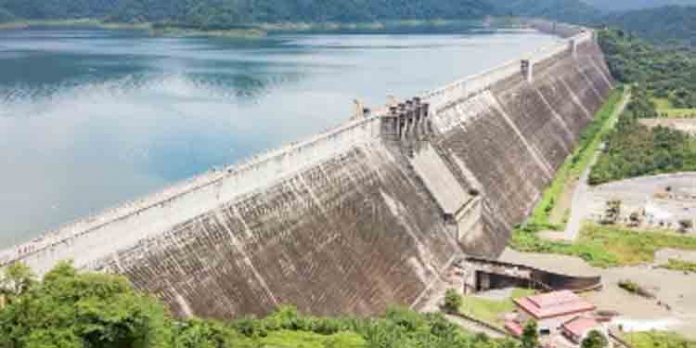 സംസ്ഥാനത്ത് 21 ഡാമുകളുടെ ഷട്ടറുകള് ഉയര്ത്തുന്നു സംസ്ഥാനത്ത് 21 ഡാമുകളുടെ ഷട്ടറുകള് ഉയര്ത്തുന്നു