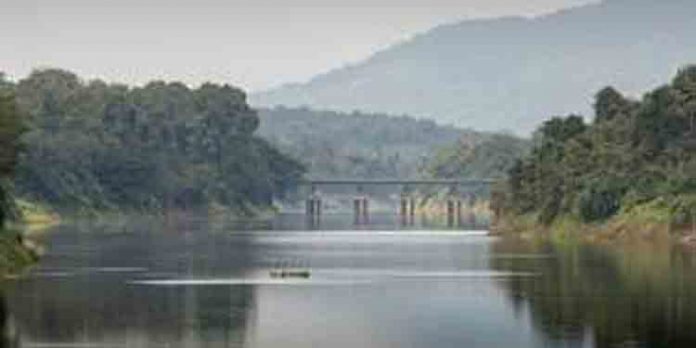 പെരിയാറില് ജലനിരപ്പ് ഉയര്ന്നു പെരിയാറില് ജലനിരപ്പ് ഉയര്ന്നു