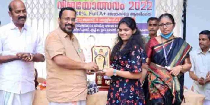 പുത്തൂര് ഗവ.വി എച്ച് എസ് സ്കൂളിലെ ഉന്നത വിജയം നേടിയ വിദ്യാര്ത്ഥികളെ ആദരിച്ചു പുത്തൂര് ഗവ.വി എച്ച് എസ് സ്കൂളിലെ ഉന്നത വിജയം നേടിയ വിദ്യാര്ത്ഥികളെ ആദരിച്ചു