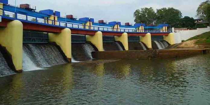 അരുവിക്കര ഡാമിന്റെ രണ്ട് ഷട്ടറുകള് ഉയര്ത്തും ; സമീപവാസികള് ജാഗ്രത പാലിക്കണം അരുവിക്കര ഡാമിന്റെ രണ്ട് ഷട്ടറുകള് ഉയര്ത്തും ; സമീപവാസികള് ജാഗ്രത പാലിക്കണം