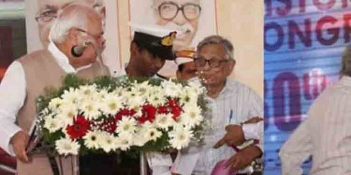 ചരിത്ര കോണ്ഗ്രസ്സില് ഗവര്ണറെ ആക്രമിക്കാന് ശ്രമിച്ചു ; തെളിവുകള് പുറത്ത് ചരിത്ര കോണ്ഗ്രസ്സില് ഗവര്ണറെ ആക്രമിക്കാന് ശ്രമിച്ചു ; തെളിവുകള് പുറത്ത്