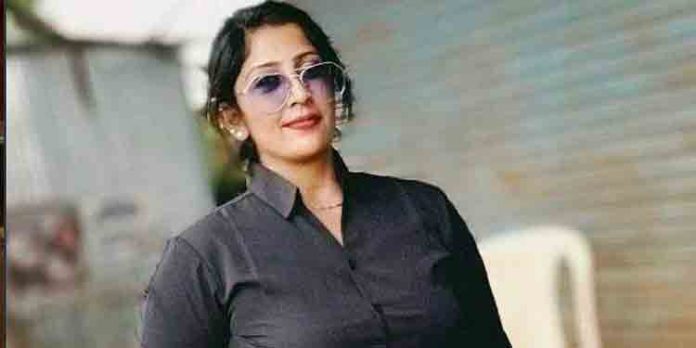 ആര്എസ്എസ് നേതാവിനെ ഹണി ട്രാപ്പില് കുടുക്കി അന്പതു ലക്ഷം രൂപ തട്ടിയ കേസില് മനുഷ്യാവകാശ പ്രവര്ത്തക അറസ്റ്റില് ആര്എസ്എസ് നേതാവിനെ ഹണി ട്രാപ്പില് കുടുക്കി അന്പതു ലക്ഷം രൂപ തട്ടിയ കേസില് മനുഷ്യാവകാശ പ്രവര്ത്തക അറസ്റ്റില്