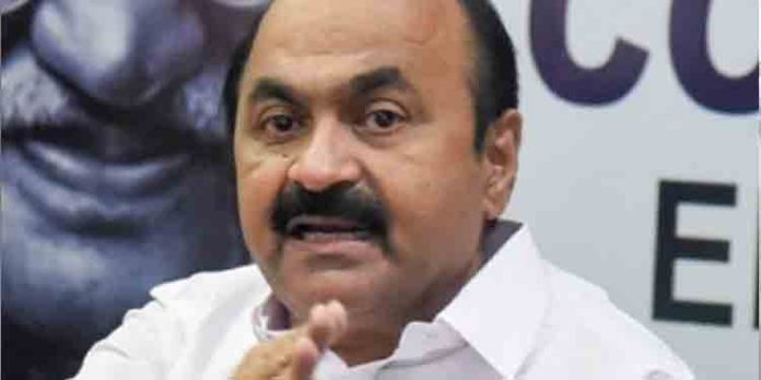 സര്ക്കാര് – ഗവര്ണര് പോരില് കക്ഷി ചേരാനില്ല : വി.ഡി സതീശന് സര്ക്കാര് – ഗവര്ണര് പോരില് കക്ഷി ചേരാനില്ല : വി.ഡി സതീശന്