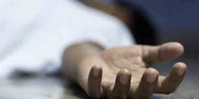 കോയമ്പത്തൂര് – ഷൊര്ണ്ണൂര് മെമുവില് യാത്രക്കാരന് തൂങ്ങി മരിച്ച നിലയില് കോയമ്പത്തൂര് – ഷൊര്ണ്ണൂര് മെമുവില് യാത്രക്കാരന് തൂങ്ങി മരിച്ച നിലയില്