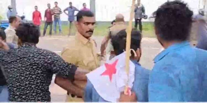 നേതാവിന് വീണ്ടും പ്രവേശനം വേണം ; പ്രിൻസിപ്പലിനെ പൂട്ടിയിട്ട് എസ്എഫ്ഐ നേതാവിന് വീണ്ടും പ്രവേശനം വേണം ; പ്രിൻസിപ്പലിനെ പൂട്ടിയിട്ട് എസ്എഫ്ഐ