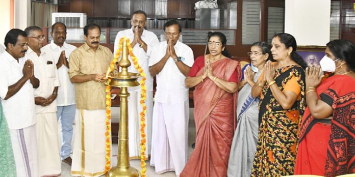 ശ്രീനാരായണ ദാർശനിക പഠന ക്ലാസ് നടന്നു ശ്രീനാരായണ ദാർശനിക പഠന ക്ലാസ് നടന്നു
