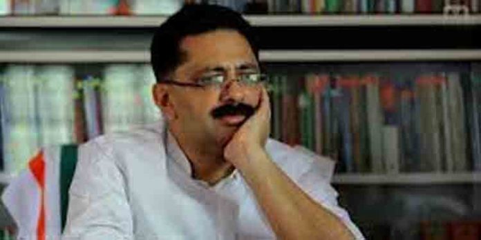കശ്മീർ പരാമർശം : കെ.ടി ജലീൽ എംഎൽഎയ്ക്കെതിരെ കേസെടുക്കാൻ കോടതി നിർദേശം കശ്മീർ പരാമർശം : കെ.ടി ജലീൽ എംഎൽഎയ്ക്കെതിരെ കേസെടുക്കാൻ കോടതി നിർദേശം
