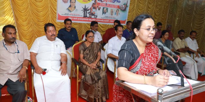 ഓണക്കാലം ഖാദി മേഖലയ്ക്ക് ഉണര്വ് ഏകും : മന്ത്രി വീണാ ജോര്ജ് ഓണക്കാലം ഖാദി മേഖലയ്ക്ക് ഉണര്വ് ഏകും : മന്ത്രി വീണാ ജോര്ജ്