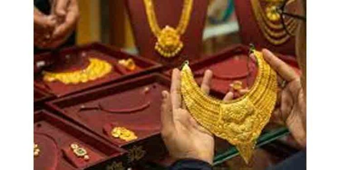 സംസ്ഥാനത്ത് ഇന്ന് സ്വര്ണവില ഉയര്ന്നു ; കൂടിയത് ഒരു പവന് 200 രൂപ സംസ്ഥാനത്ത് ഇന്ന് സ്വര്ണവില ഉയര്ന്നു ; കൂടിയത് ഒരു പവന് 200 രൂപ