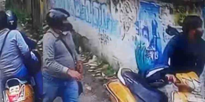 പോലീസിനും നാട്ടുകാര്ക്കും നേരെ തോക്ക് ചൂണ്ടി രക്ഷപ്പെട്ട പ്രതികളെ കണ്ടെത്താന് ലുക്കൗട്ട് നോട്ടീസ് പുറത്തിറക്കാനൊരുങ്ങി പോലീസ് പോലീസിനും നാട്ടുകാര്ക്കും നേരെ തോക്ക് ചൂണ്ടി രക്ഷപ്പെട്ട പ്രതികളെ കണ്ടെത്താന് ലുക്കൗട്ട് നോട്ടീസ് പുറത്തിറക്കാനൊരുങ്ങി പോലീസ്