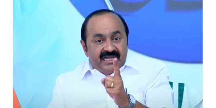 സര്വകലാശാലകളെ സര്ക്കാര് പാര്ട്ടി ഓഫീസുകളാക്കി മാറ്റുകയാണെന്ന് : വി.ഡി സതീശന് സര്വകലാശാലകളെ സര്ക്കാര് പാര്ട്ടി ഓഫീസുകളാക്കി മാറ്റുകയാണെന്ന് : വി.ഡി സതീശന്