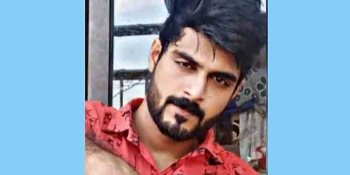 ബൈക്ക് പാലത്തിന്റെ കൈവരിയില് ഇടിച്ച് യുവാവ് മരിച്ചു ബൈക്ക് പാലത്തിന്റെ കൈവരിയില് ഇടിച്ച് യുവാവ് മരിച്ചു