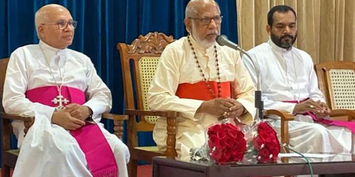 സീറോ മലബാര്സഭയില് മൂന്ന് പുതിയ സഹായമെത്രാന്മാര് കൂടി നിയമിതരായി സീറോ മലബാര്സഭയില് മൂന്ന് പുതിയ സഹായമെത്രാന്മാര് കൂടി നിയമിതരായി