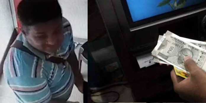 കൊച്ചിയില് വ്യാപക എടിഎം തട്ടിപ്പ് ; നിരവധി പേരുടെ പണം നഷ്ടമായി കൊച്ചിയില് വ്യാപക എടിഎം തട്ടിപ്പ് ; നിരവധി പേരുടെ പണം നഷ്ടമായി