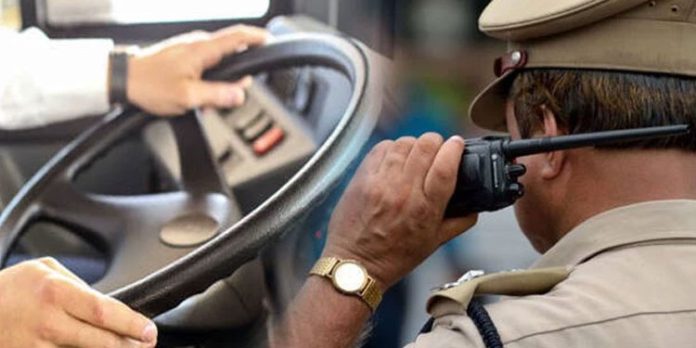 റോഡരികില് പാര്ക്ക് ചെയ്തിരുന്ന സ്വകാര്യ ബസുമായി കടന്ന യുവാവ് അറസ്റ്റില് റോഡരികില് പാര്ക്ക് ചെയ്തിരുന്ന സ്വകാര്യ ബസുമായി കടന്ന യുവാവ് അറസ്റ്റില്