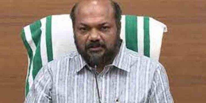 തോട്ടഭൂമിയില് അനുബന്ധ വ്യവസായങ്ങള്ക്കും അനുമതി നല്കുമെന്നു മന്ത്രി പി.രാജീവ് തോട്ടഭൂമിയില് അനുബന്ധ വ്യവസായങ്ങള്ക്കും അനുമതി നല്കുമെന്നു മന്ത്രി പി.രാജീവ്