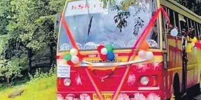 കെഎസ്ആര്ടിസി ആരംഭിച്ച ബജറ്റ് ടൂറിസം പദ്ധതി ജനപ്രിയമാകുന്നു കെഎസ്ആര്ടിസി ആരംഭിച്ച ബജറ്റ് ടൂറിസം പദ്ധതി ജനപ്രിയമാകുന്നു