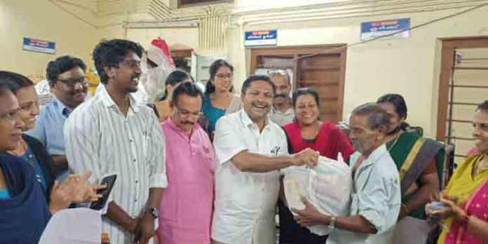 ഏനാദിമംഗലം ഗ്രാമപഞ്ചായത്തിലെ ആശ്രയ ഗുണഭോക്താക്കള്ക്ക് കിറ്റ് വിതരണം നടത്തി ഏനാദിമംഗലം ഗ്രാമപഞ്ചായത്തിലെ ആശ്രയ ഗുണഭോക്താക്കള്ക്ക് കിറ്റ് വിതരണം നടത്തി
