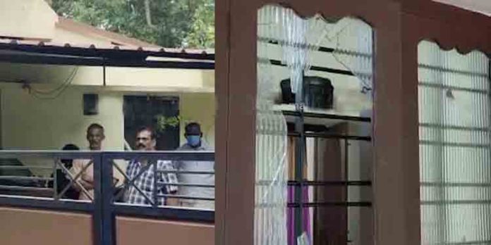 സിപിഎം ജില്ലാ സെക്രട്ടറി ആനാവൂര് നാഗപ്പന്റെ വീടിനുനേരെയും ആക്രമണം സിപിഎം ജില്ലാ സെക്രട്ടറി ആനാവൂര് നാഗപ്പന്റെ വീടിനുനേരെയും ആക്രമണം
